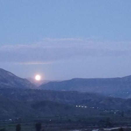 Rondo Guesthouse Gjirokastër Dış mekan fotoğraf