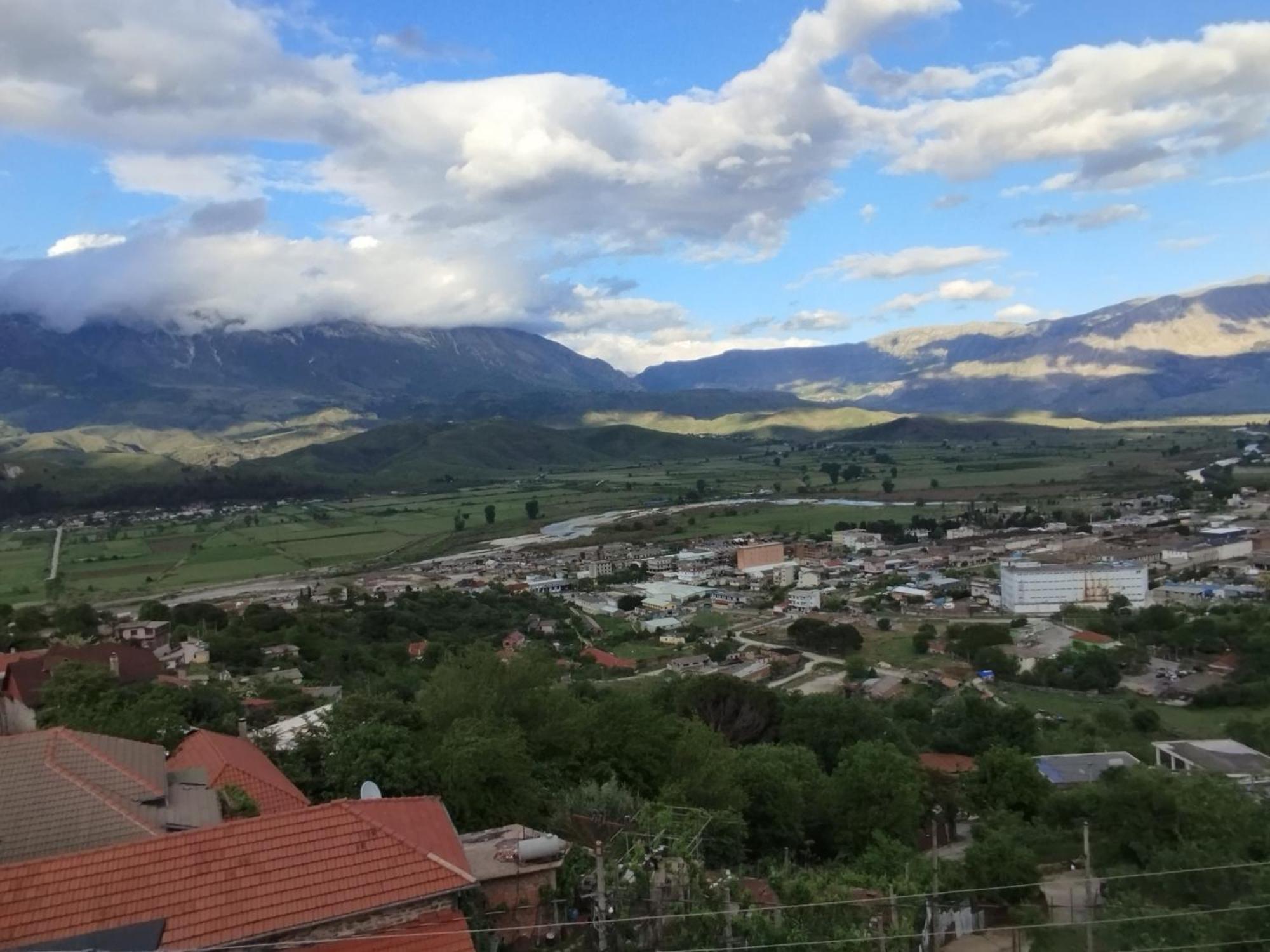 Rondo Guesthouse Gjirokastër Dış mekan fotoğraf