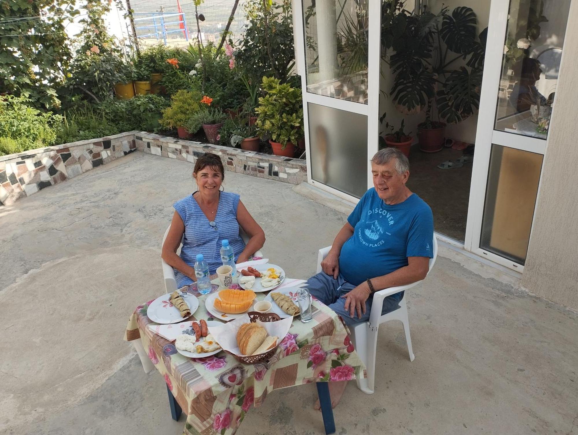 Rondo Guesthouse Gjirokastër Dış mekan fotoğraf